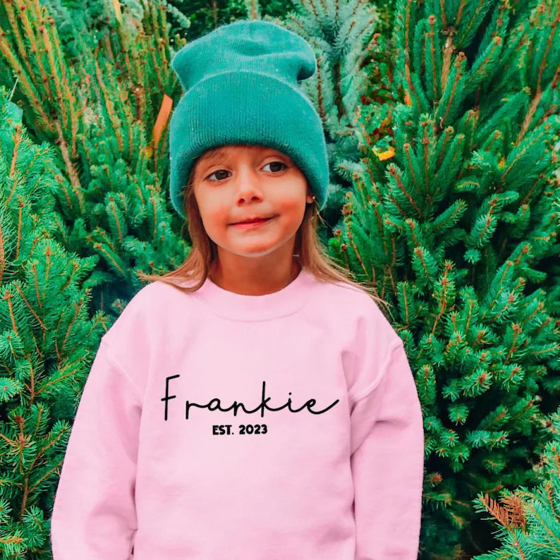 CURSIVE EST. SWEATSHIRT