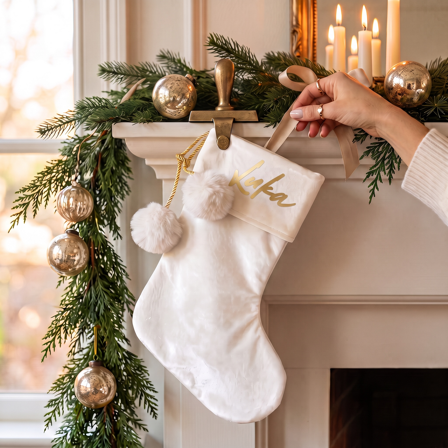 POM POM STOCKING  - TOP NAME