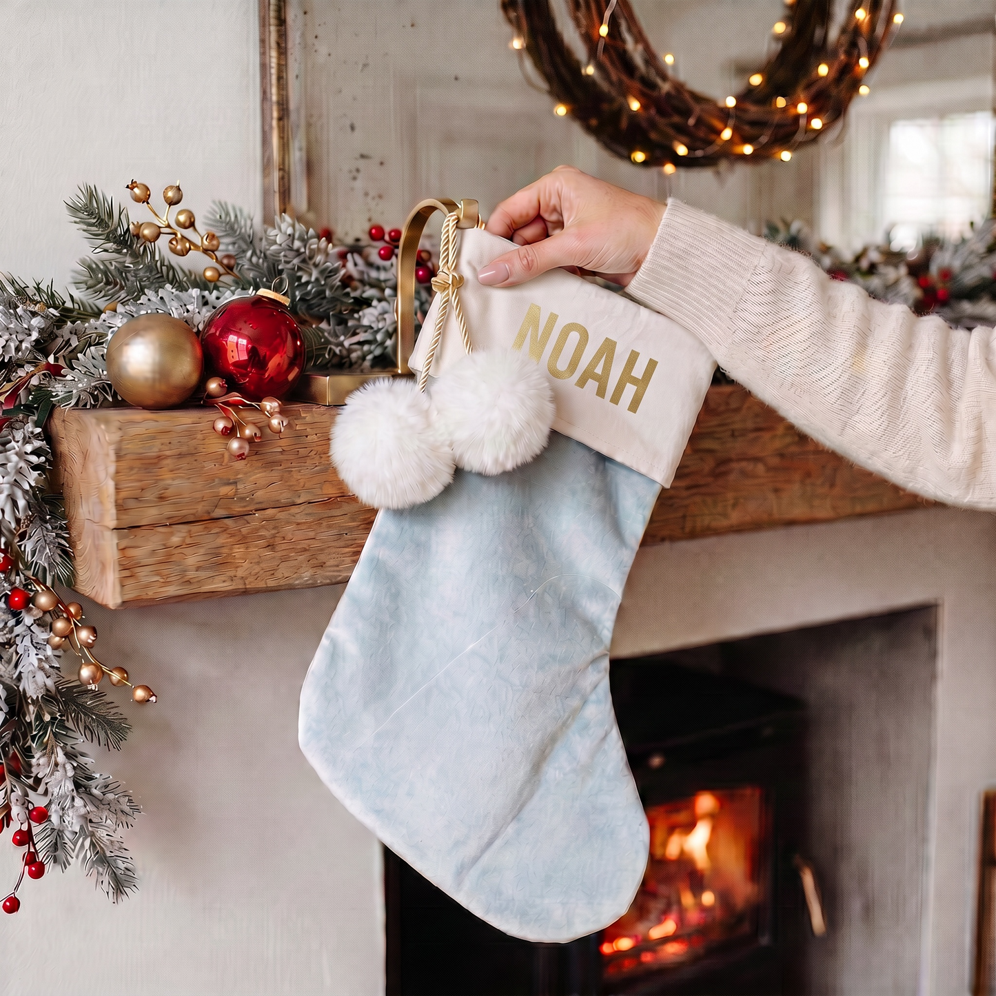 POM POM STOCKING  - TOP NAME