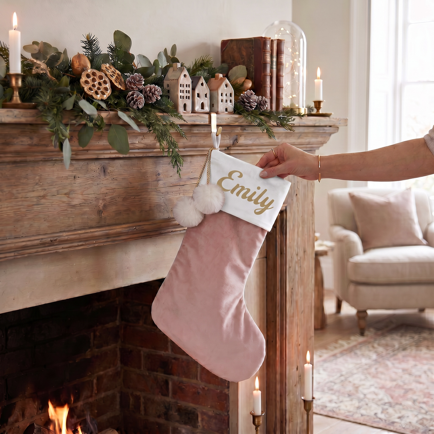 POM POM STOCKING  - TOP NAME