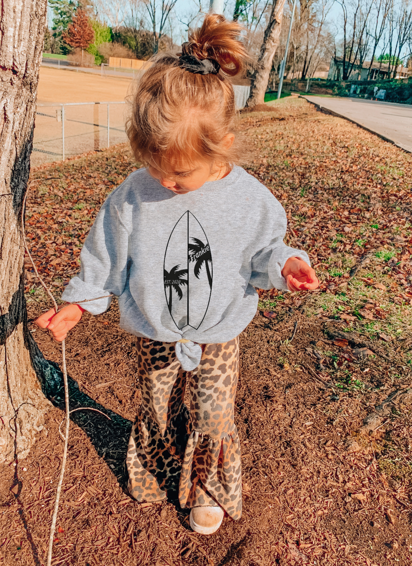 SURFBOARD SWEATSHIRT